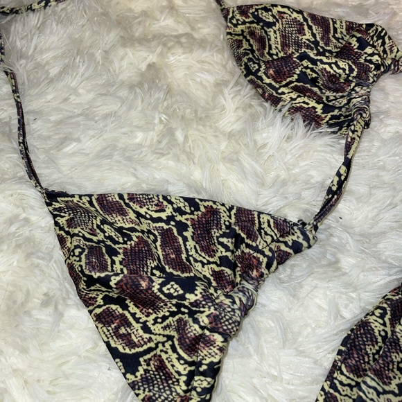 Cheeky neon reptile bikini - Picture 2 of 2